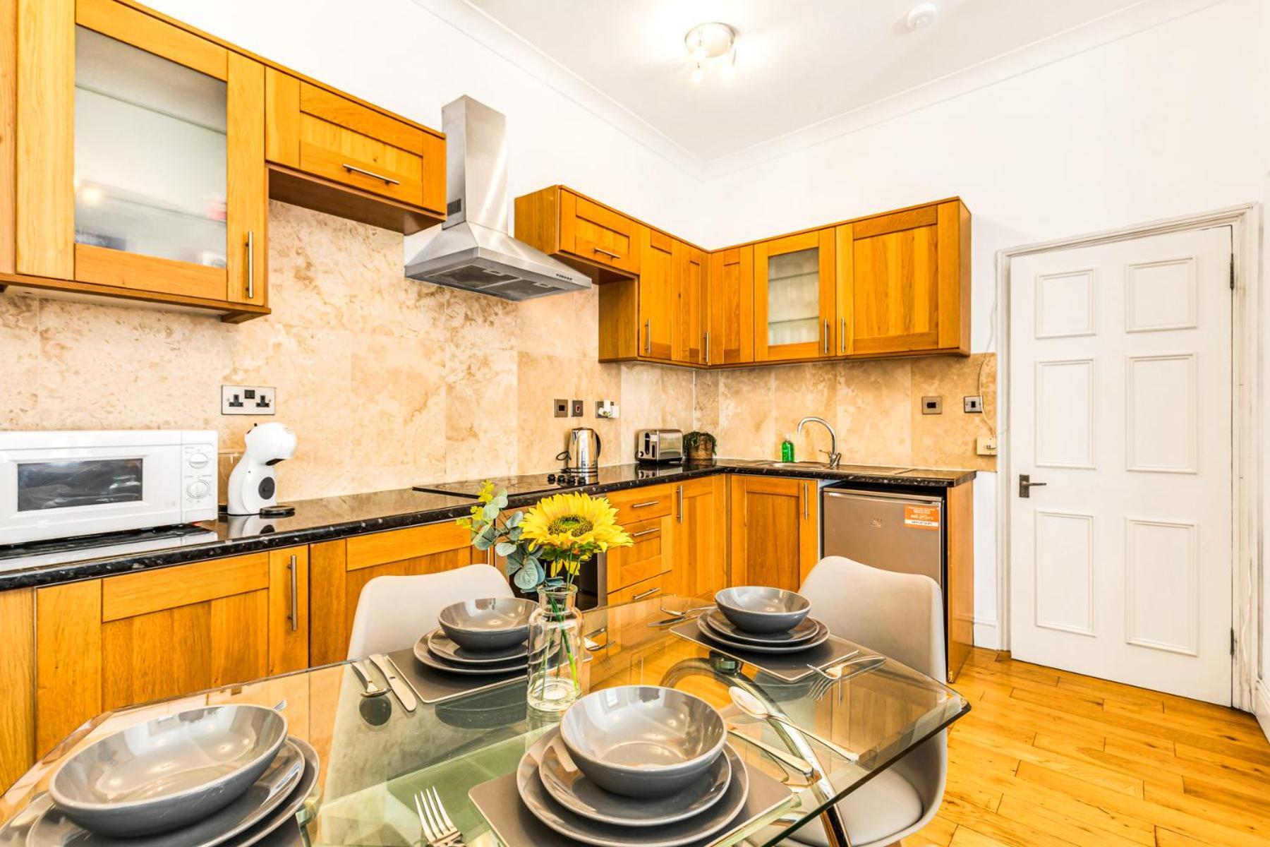 Luxstay2 Earls Court Apartment - Sleeps Up To 8 London Exteriör bild